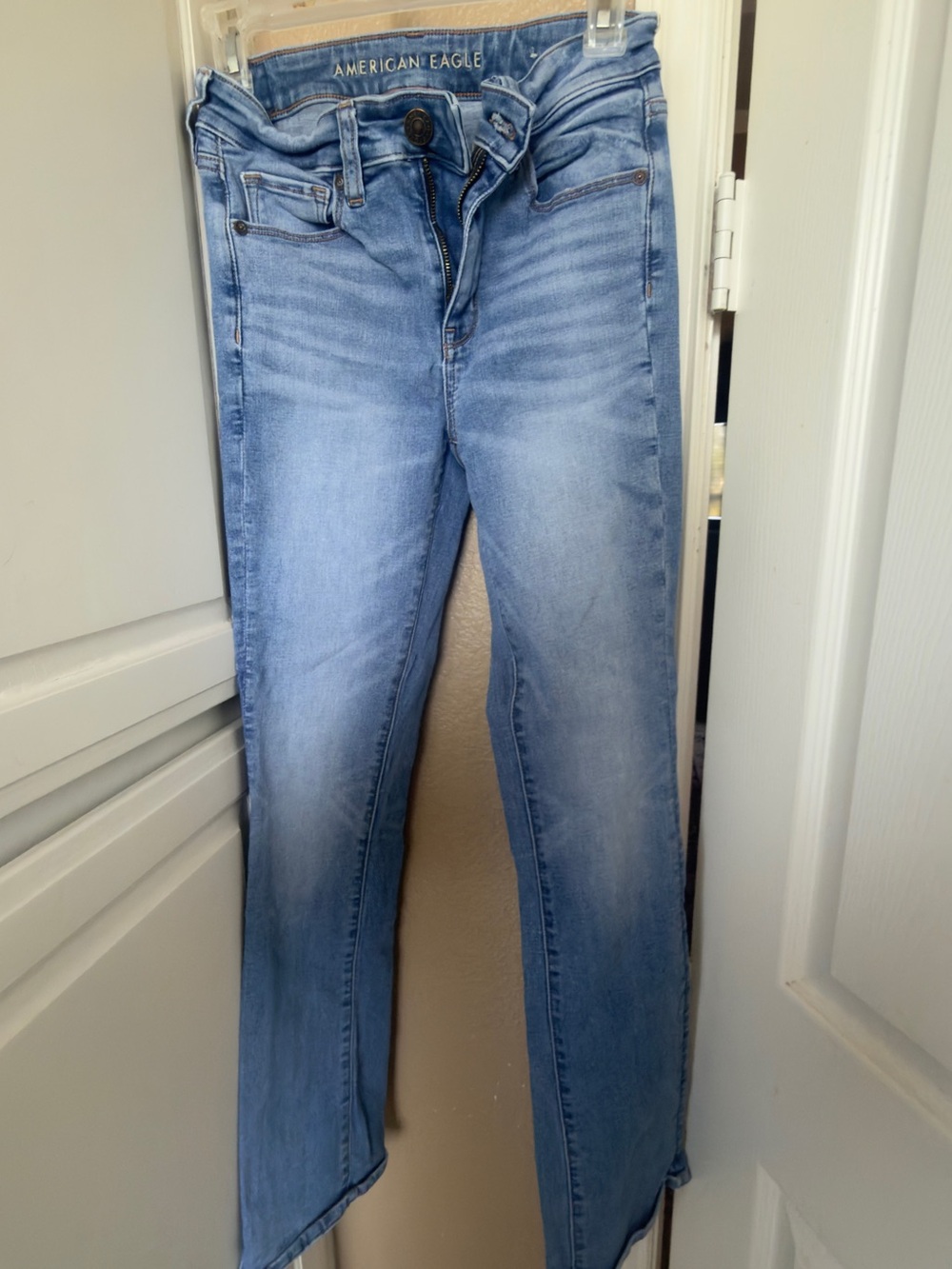 American Eagle Outfitters Medium Light Wash Skinny Jeans